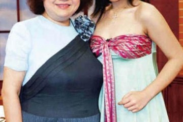 她是亿万富婆却穷剩104元下跪求外国男友别走