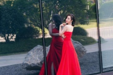 杨幂穿上万礼衣参与活动被吐槽太廉价还不如热巴的一只耳环贵